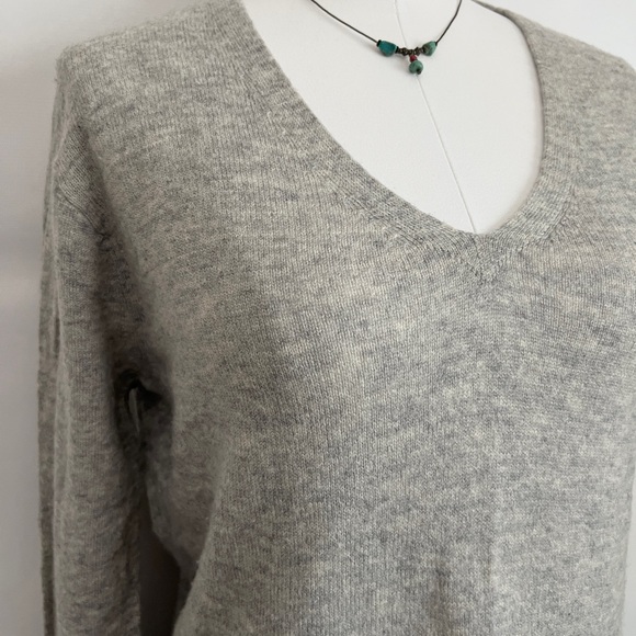 uniqlo | cozy heather gray wool blend vneck long sleeve pullover sweater | sz l - Picture 2 of 4